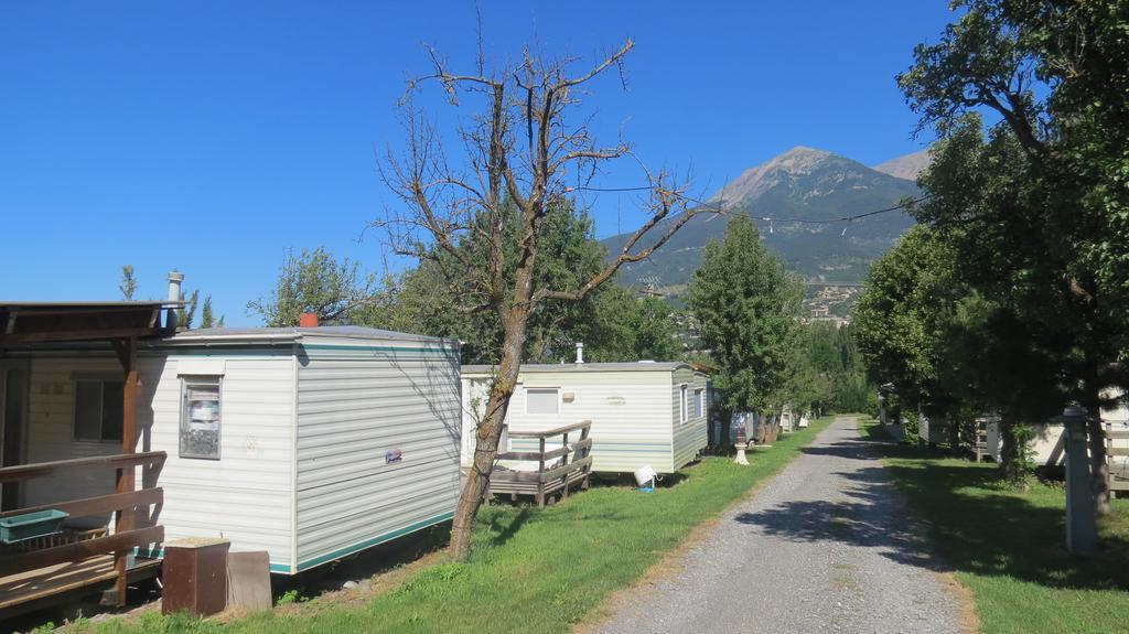 Camping La Tour Hotel Embrun Esterno foto